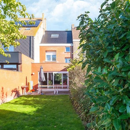 Spacious Holiday Home With Garden Nieuwpoort Exterior photo
